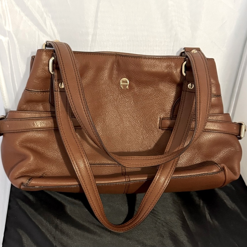 Classic Etienne Aigner purse
